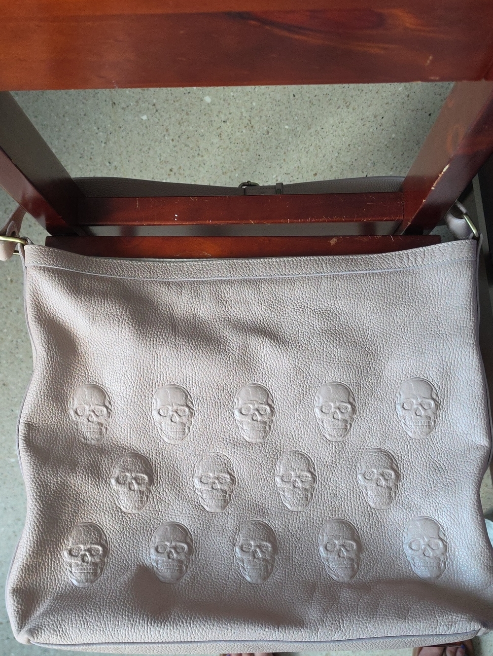 IO pelle Embossed Skull Italian Leather Shoulder Bag - Light Dusty Rose